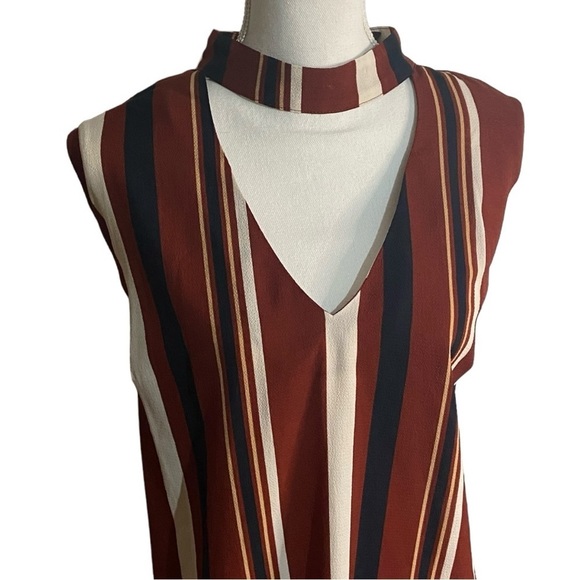 AX Paris Curve European Striped Sleeveless Hi-Low Hem Tunic - Picture 3 of 7